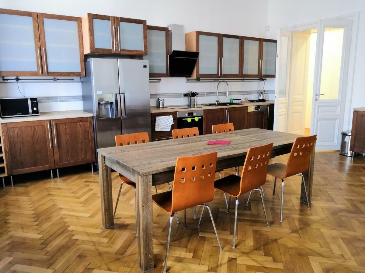 Villa Cafe Krnov Buitenkant foto